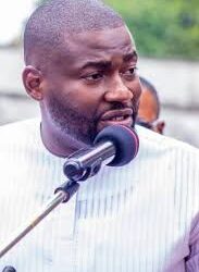 The Chairman of Ikoyi-Obalende Local Council Development Area of Lagos State, Fuad Atanda-Lawal, has approved a 100 percent pay raise for medical doctors