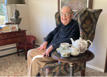 A 101 years old man tells the secrets of his long life.