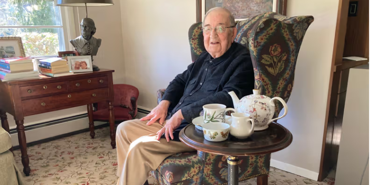 A 101 years old man tells the secrets of his long life.