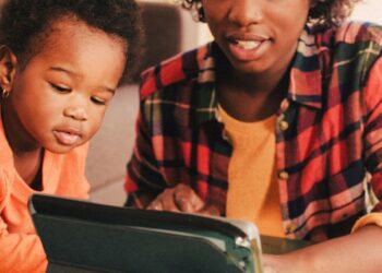 PRIORITISE CHILD’S PRIVACY BEFORE SHARING PICTURES ON SOCIAL MEDIA, PRIVACY EXPERTS ADVICE PARENTS