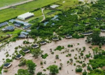 DEATH TOLL FROM FLOODS RISES IN KENYA AS EVACUATIONS CONTINUE
