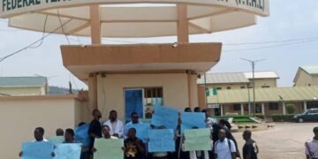 WE WORK 48 HOURS WITHOUT FOOD, ELECTRICITY, KOGI PROTESTING DOCTORS LAMENT