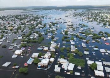 SOMALI TOWN OF BELEDWEYNE HEAVILY FLOODED AFTER A RIVER BURST ITS BANKS