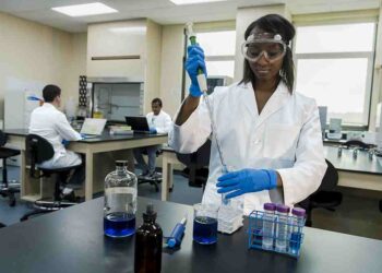 396 FOREIGN-TRAINED MEDICAL LAB SCIENCE GRADUATES INDUCTED BY FG