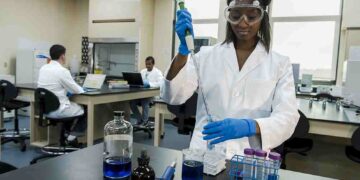 396 FOREIGN-TRAINED MEDICAL LAB SCIENCE GRADUATES INDUCTED BY FG