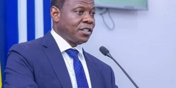 DR. KUMA-ABOAGYE NAMED BEST PUBLIC HEALTHCARE CEO AT GHANA CEO SUMMIT