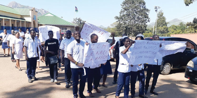 MALAWI MEDICAL WORKERS STAGE STRIKE OVER ALLOWANCES