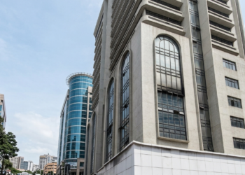 DISASTER AVERTED AS FIRE GUTS 17-STOREY BANK BUILDING.