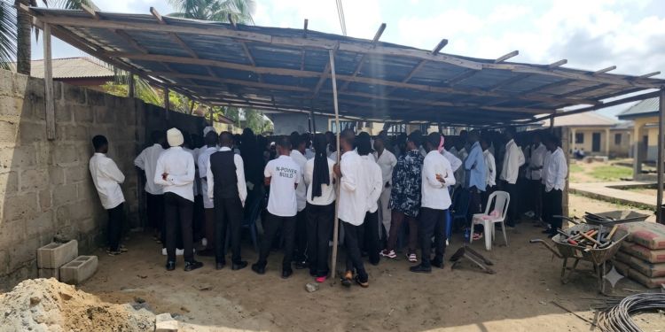 Tension Gripped the Gero community in the Jos South Local Government Area of Plateau State, North central Nigeria, on Monday after the bodies of two unidentified females were discovered behind the headquarters of the council.